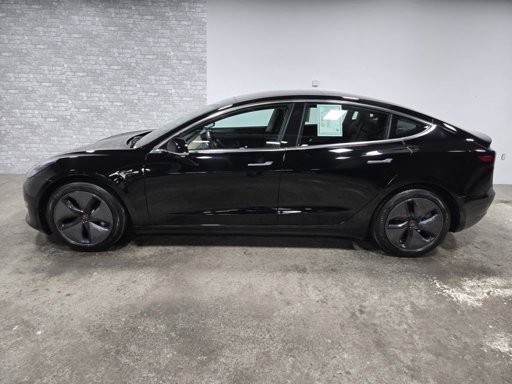 Used 2018 Tesla Model 3 Mid Range image 2