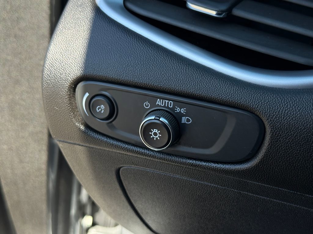 Used 2023 Chevrolet Malibu LT image 33