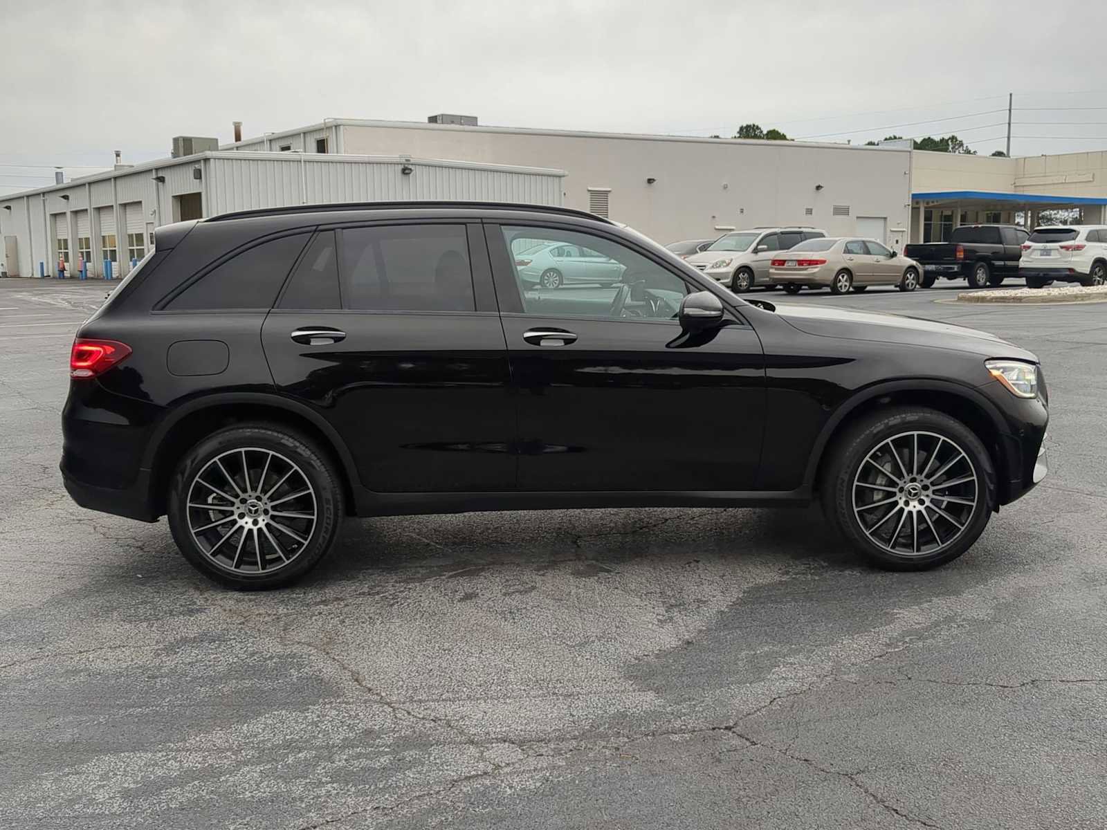 Used 2022 Mercedes-Benz GLC 300 4MATIC image 9