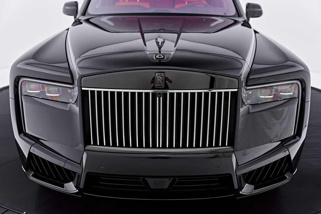 Used 2026 Rolls-Royce Cullinan Black Badge AWD/4WD image 19