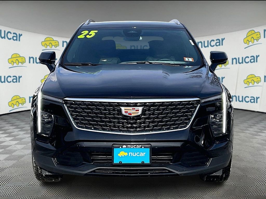 Used 2025 Cadillac XT4 Premium Luxury image 2