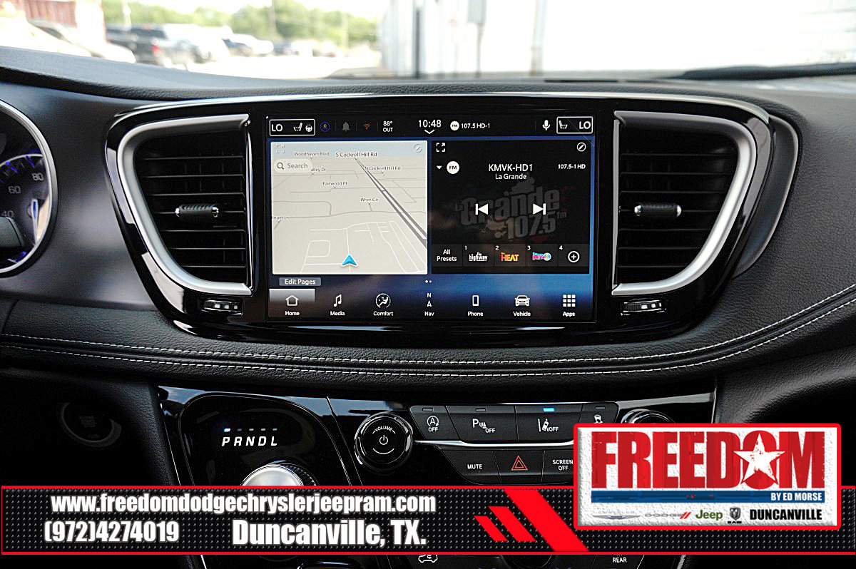 New 2027 Chrysler Pacifica Select w/ Family Tech Group FWD image 22