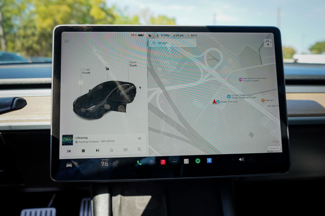 Used 2021 Tesla Model 3 Performance image 12