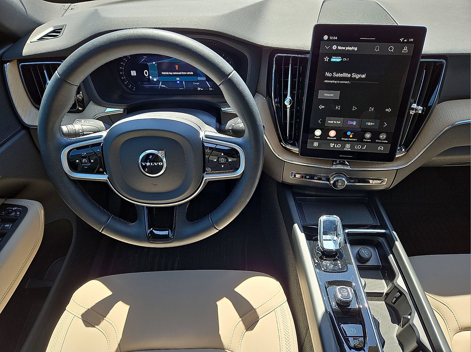 New 2026 Volvo XC60 B5 Plus w/ Protection Package Premier AWD/4WD image 18