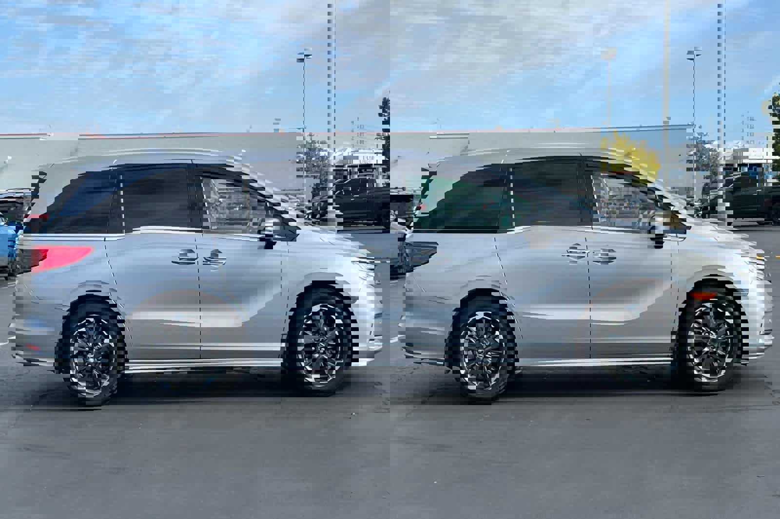 Used 2022 Honda Odyssey Elite image 6