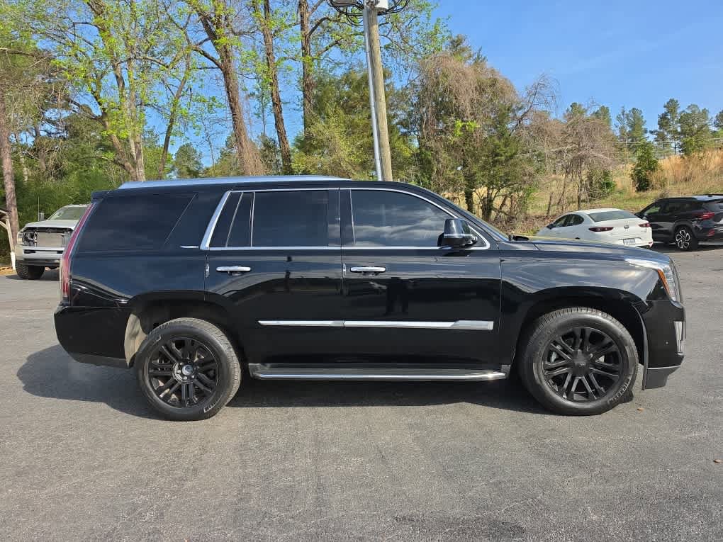 Used 2018 Cadillac Escalade 4WD image 2