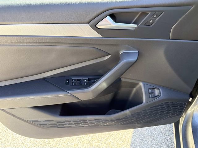 Certified 2024 Volkswagen Jetta SE w/ Panoramic Sunroof Package image 12