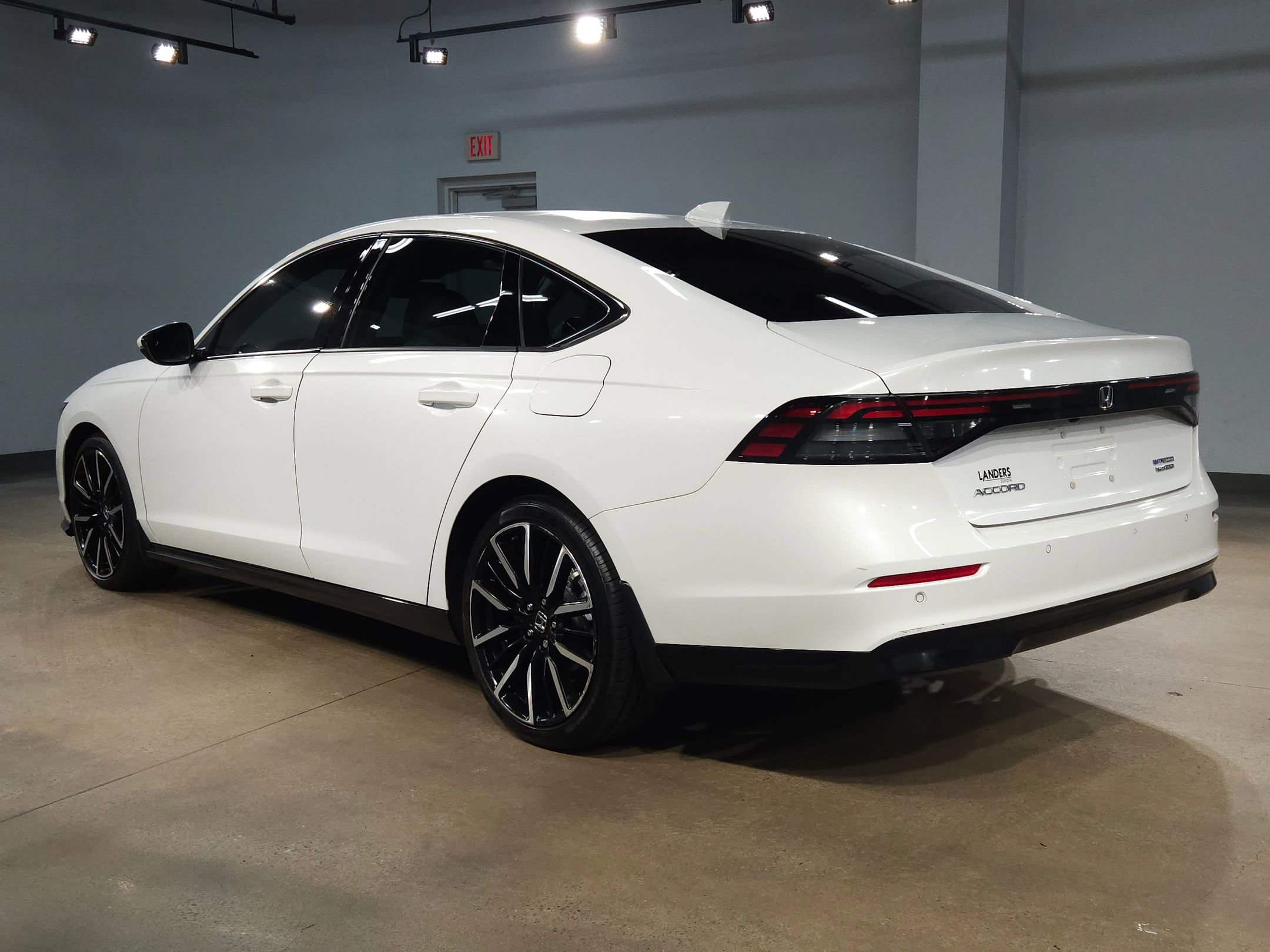 Used 2023 Honda Accord Touring image 5