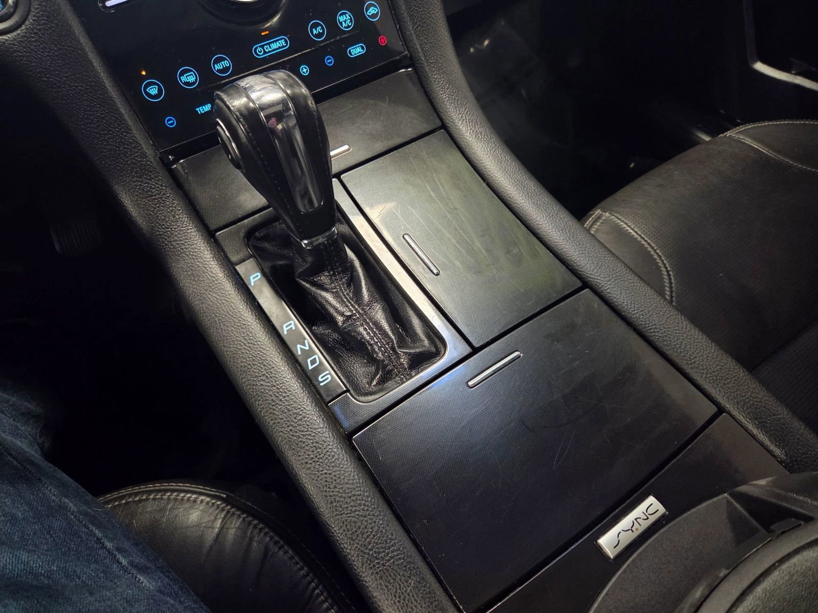 Used 2016 Ford Taurus Limited w/ Equipment Group 301A image 33