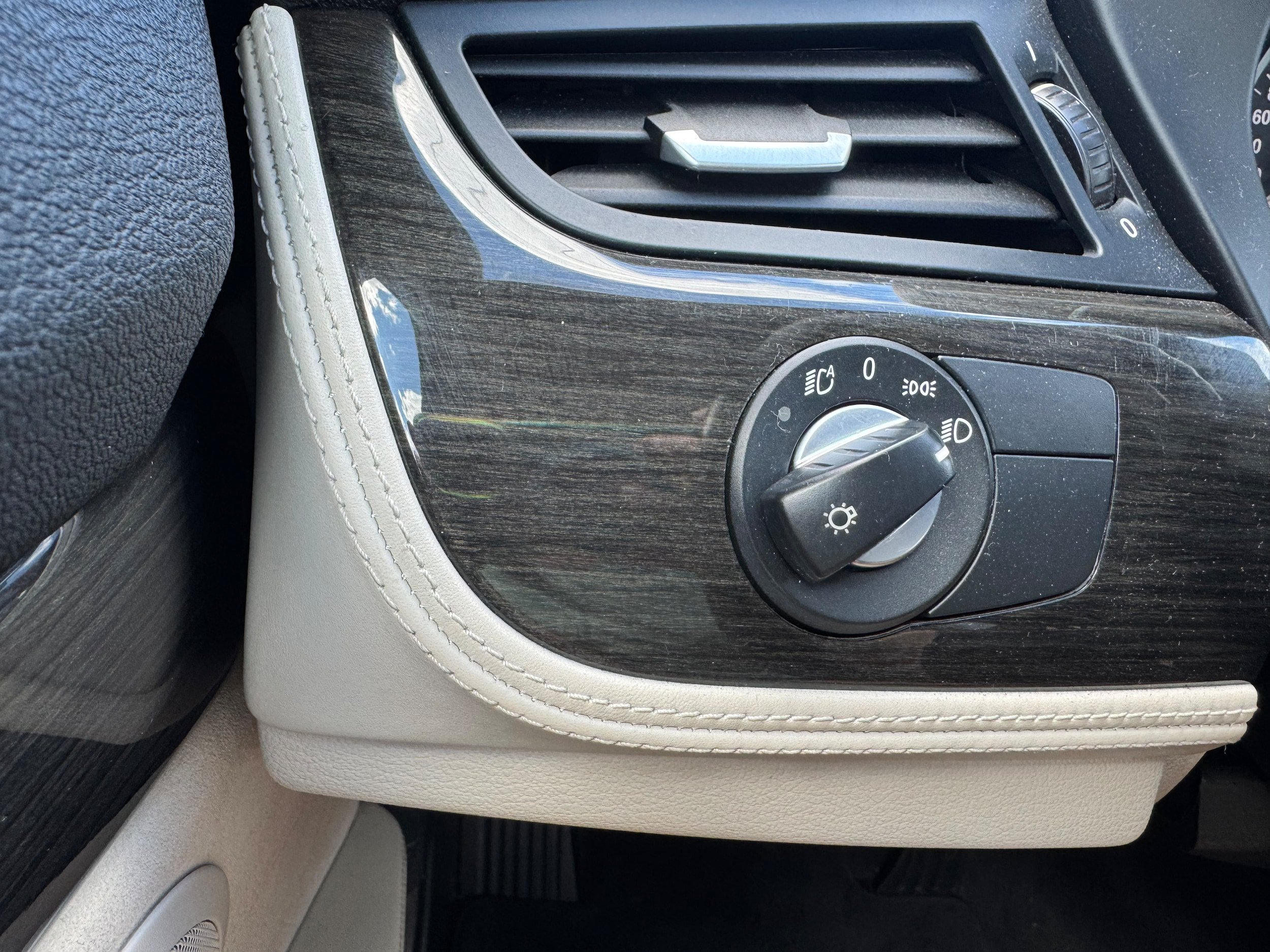 Used 2009 BMW Z4 sDrive30i RWD image 16