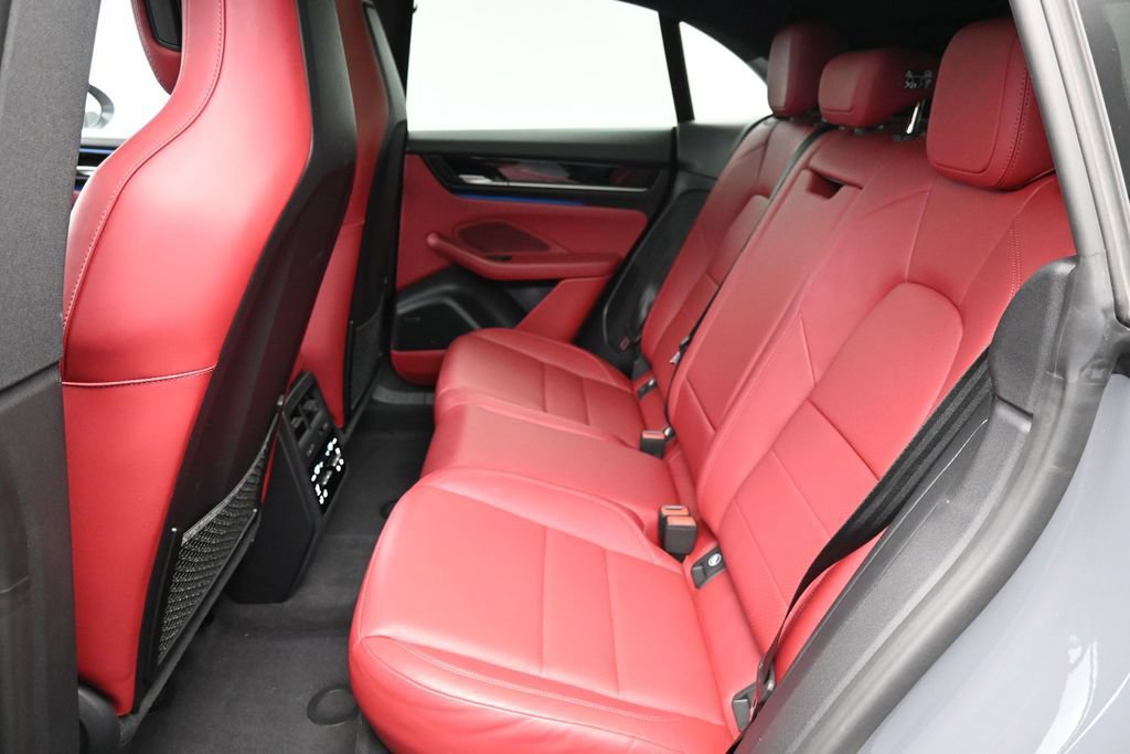Certified 2025 Porsche Macan Electric RWD image 7