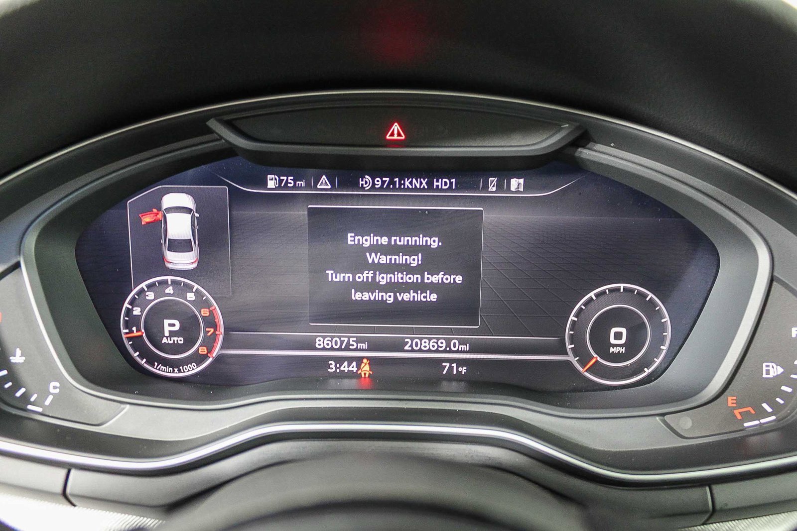 Used 2017 Audi A4 2.0T Ultra Premium w/ Convenience Package image 23