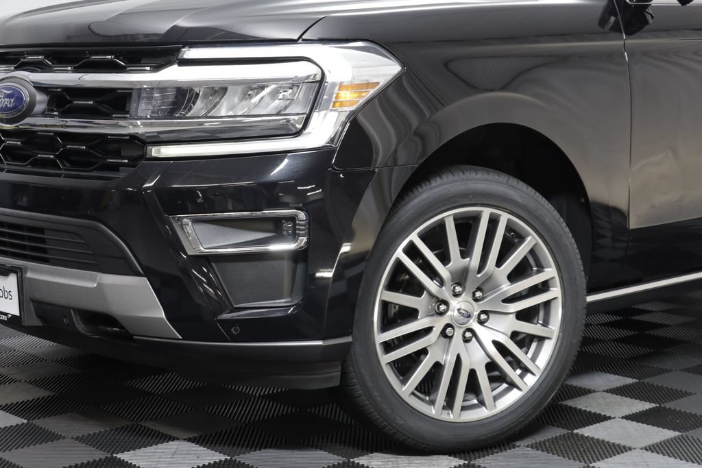 Used 2023 Ford Expedition Max Limited AWD/4WD image 3