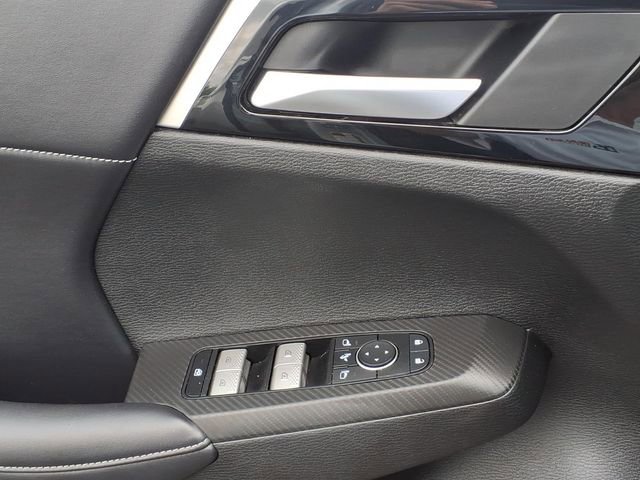 Used 2024 Mitsubishi Outlander AWD image 16