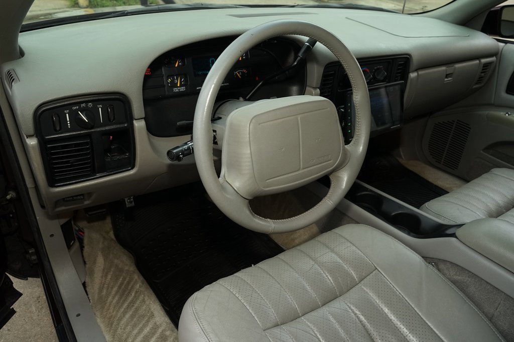 Used 1995 Chevrolet Impala SS image 2