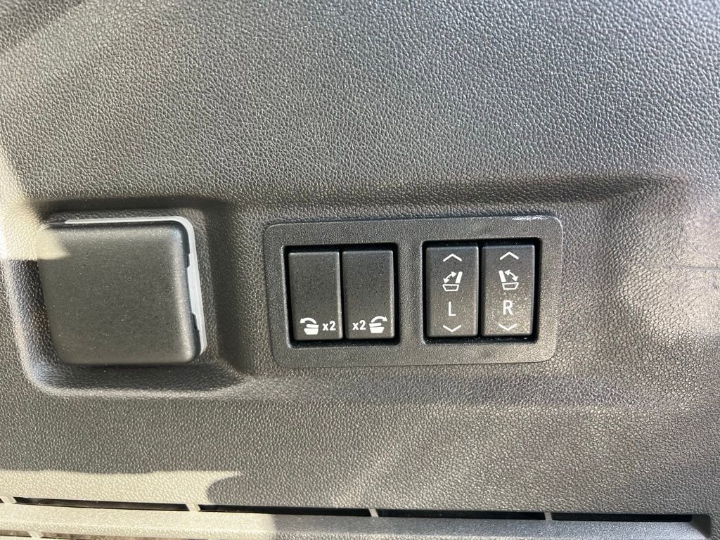 Used 2022 Chevrolet Tahoe RST w/ Luxury Package image 20