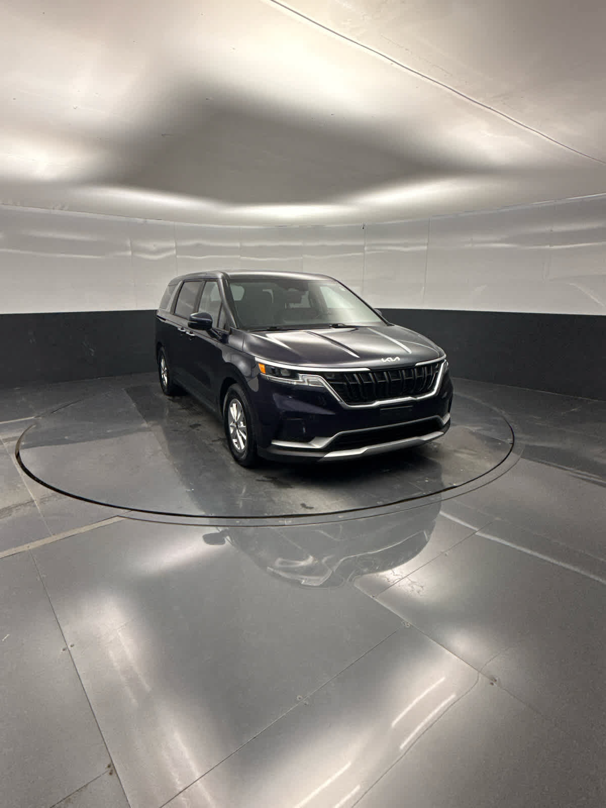 Used 2022 Kia Carnival LX FWD image 12