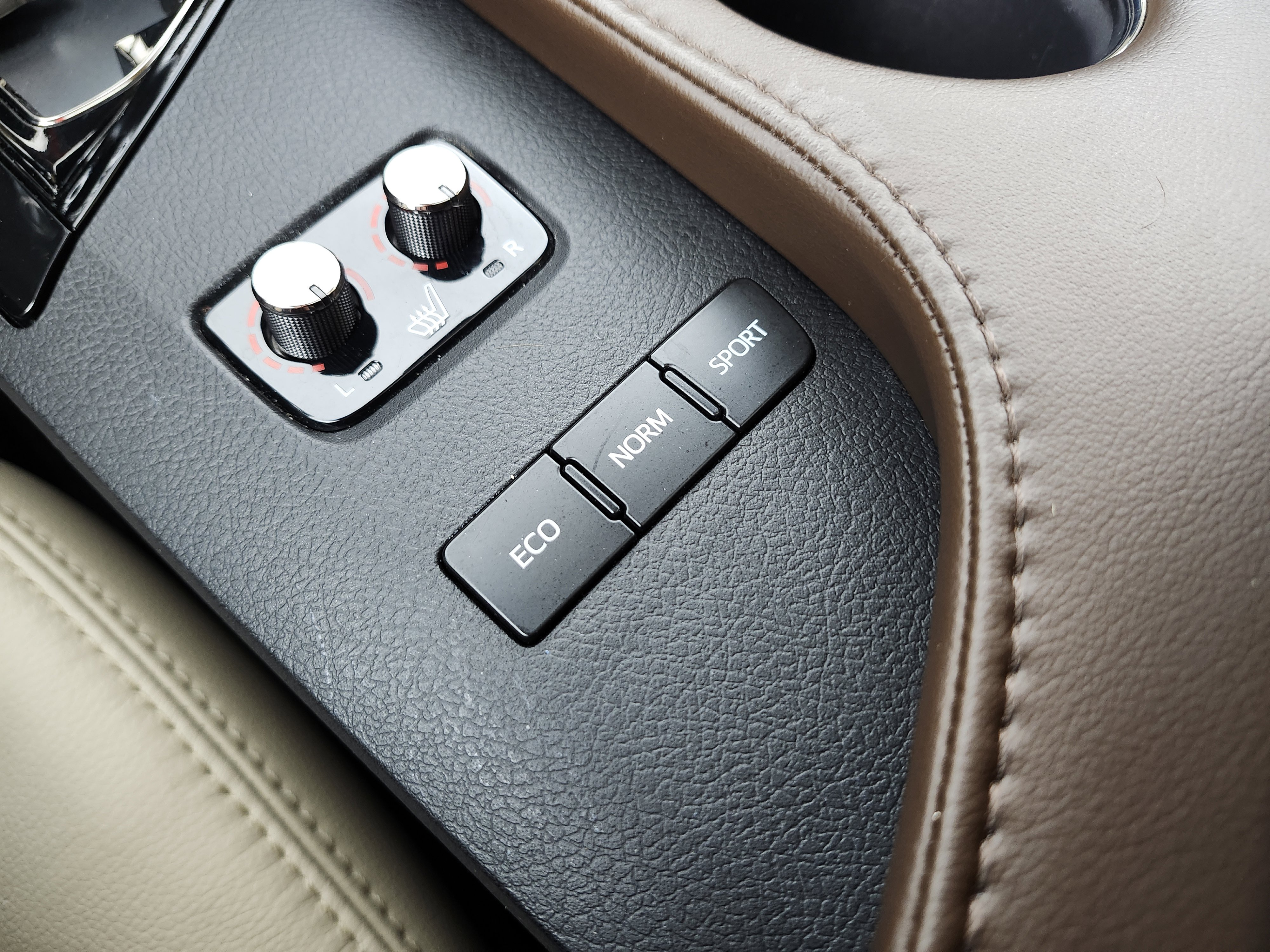 Used 2018 Toyota Avalon XLE Premium w/ Protection Package image 11