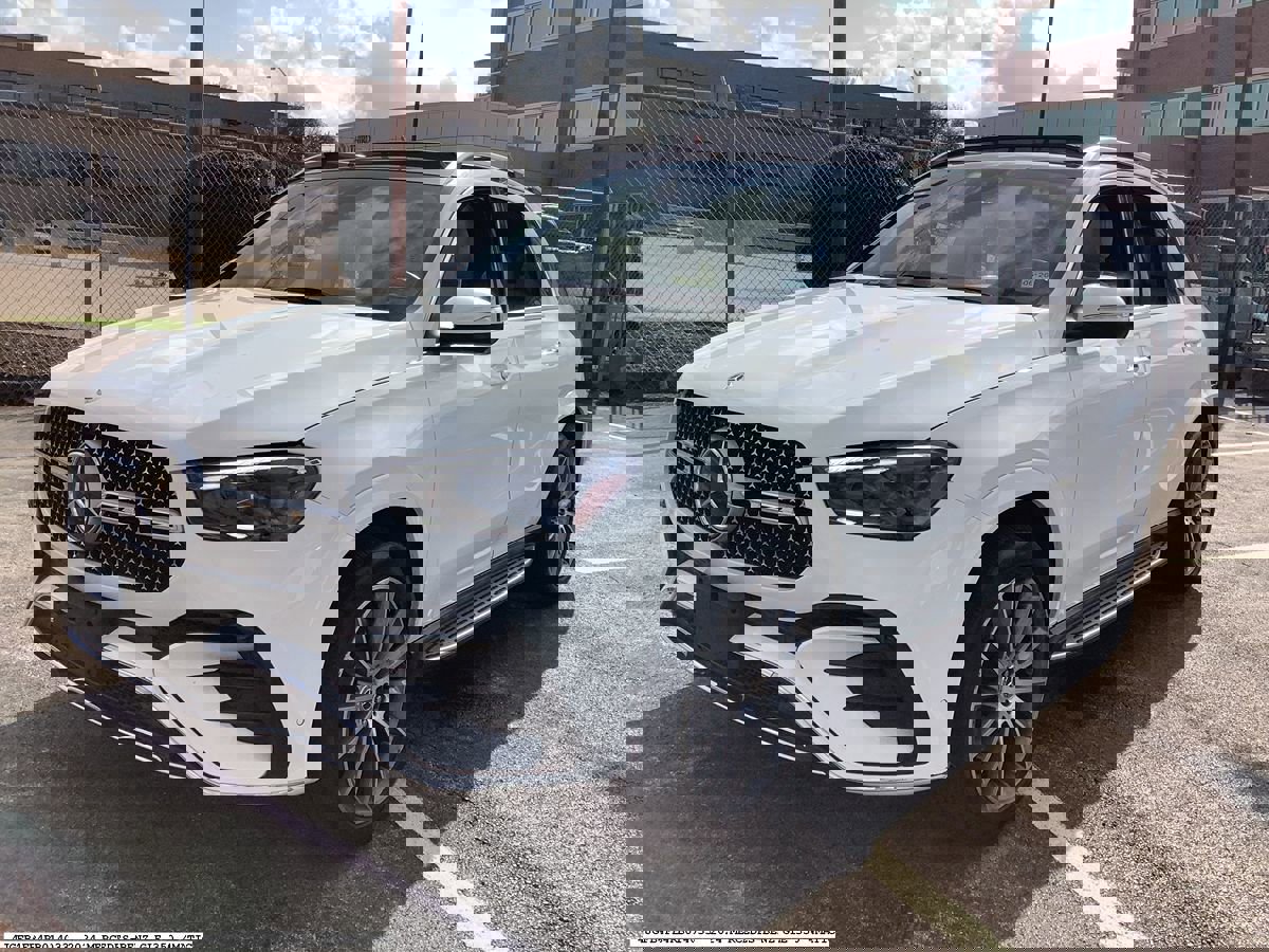 Used 2024 Mercedes-Benz GLE 350 4MATIC image 4