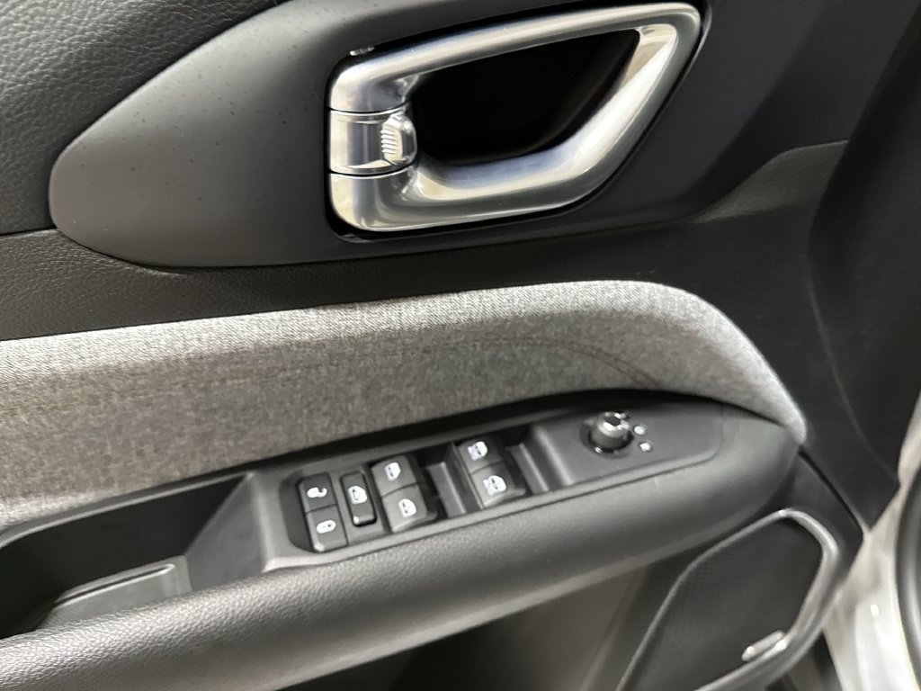 New 2026 Jeep Compass Latitude AWD/4WD image 21