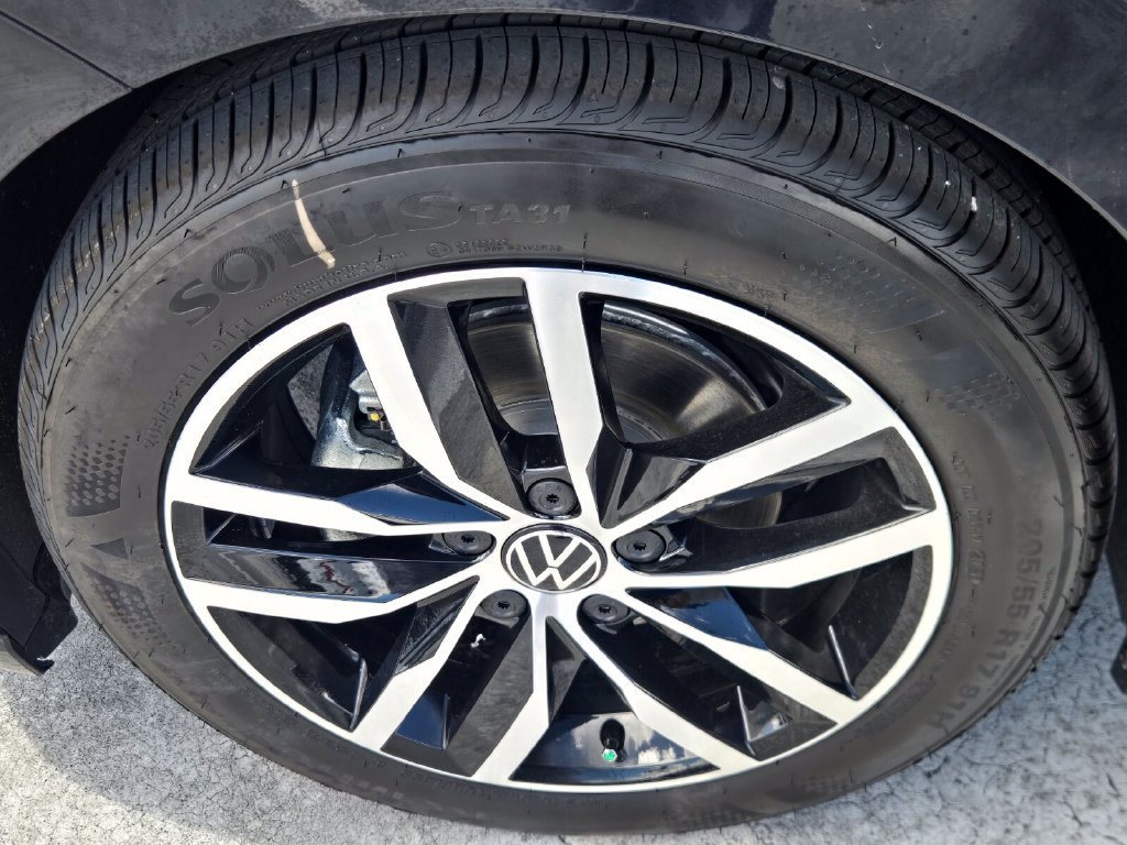 New 2027 Volkswagen Jetta SE FWD image 6