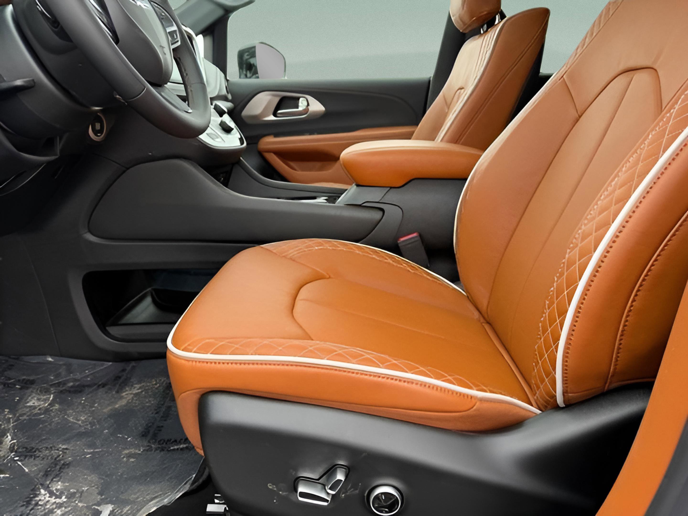 New 2026 Chrysler Pacifica Pinnacle image 21