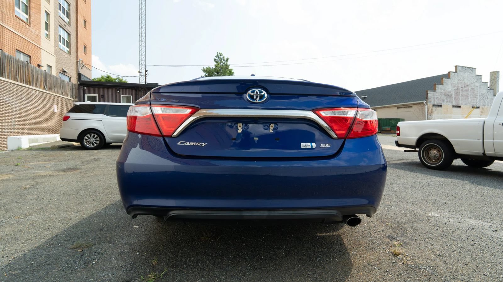 Used 2016 Toyota Camry SE FWD image 5