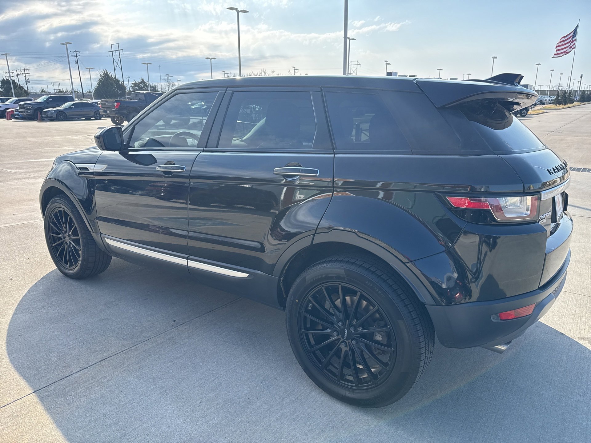 Used 2019 Land Rover Range Rover Evoque HSE image 5