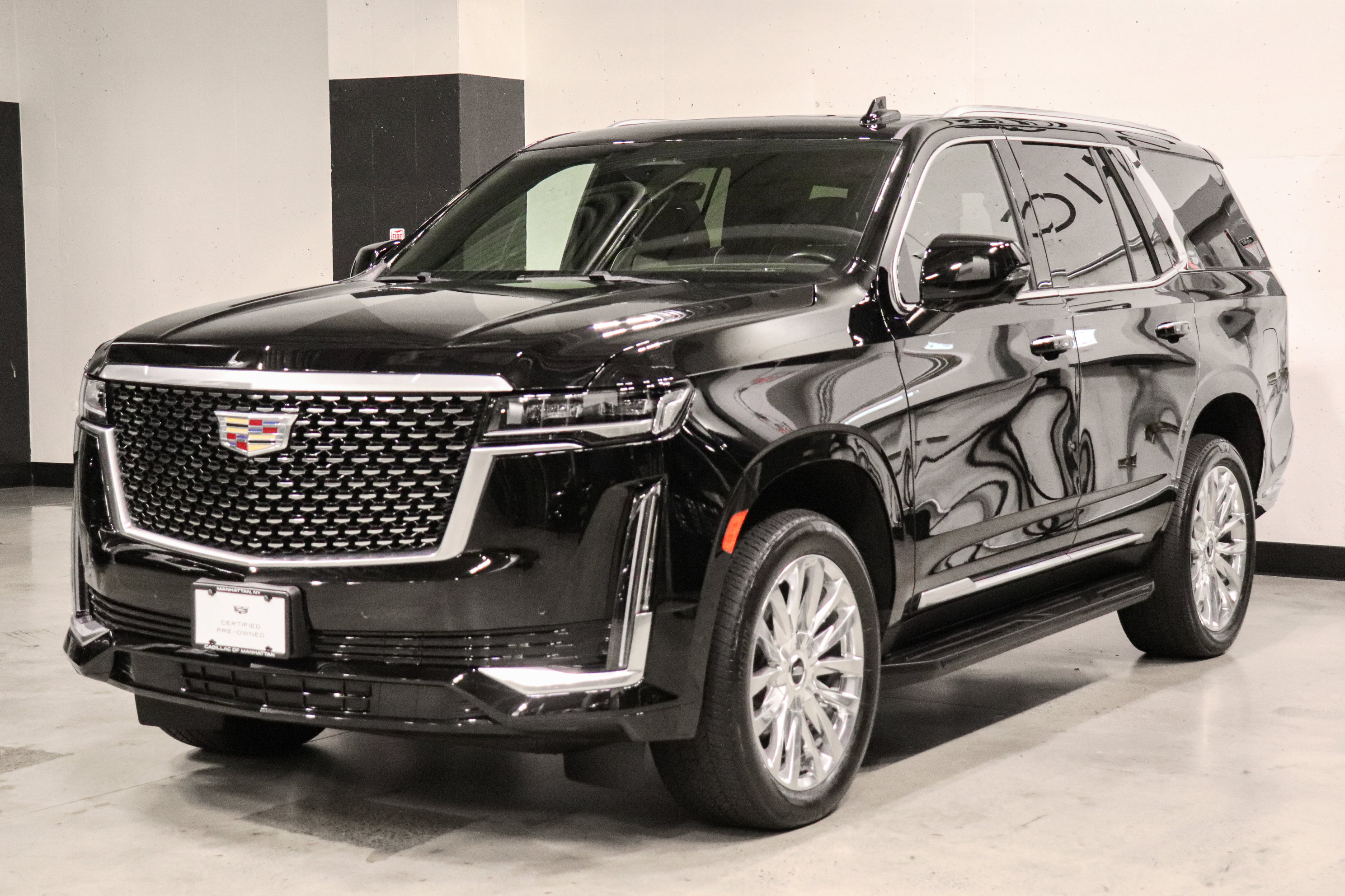Used 2023 Cadillac Escalade Premium Luxury AWD/4WD image 1