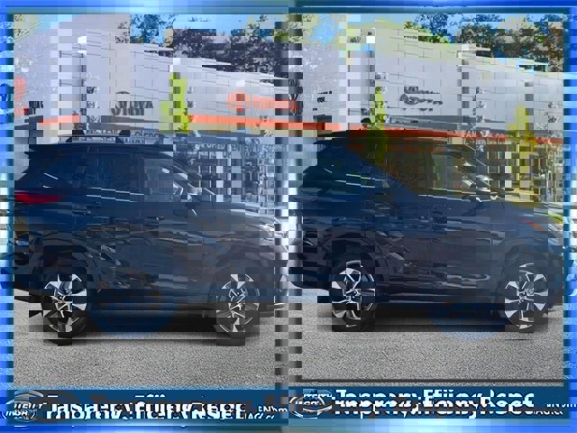 Certified 2023 Toyota Highlander XLE image 6
