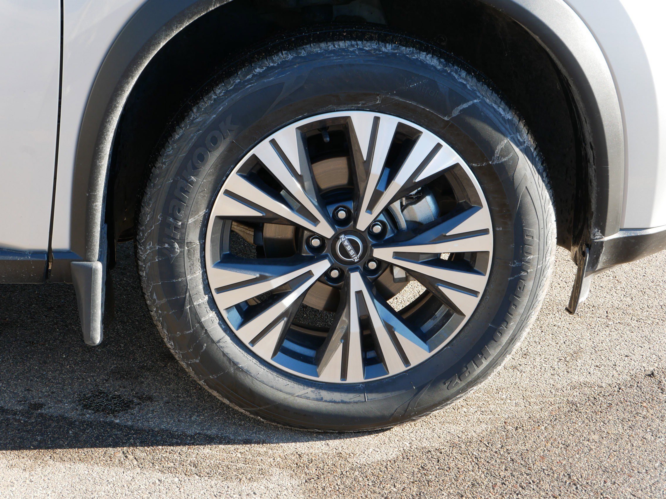 Used 2023 Nissan Rogue SV image 15