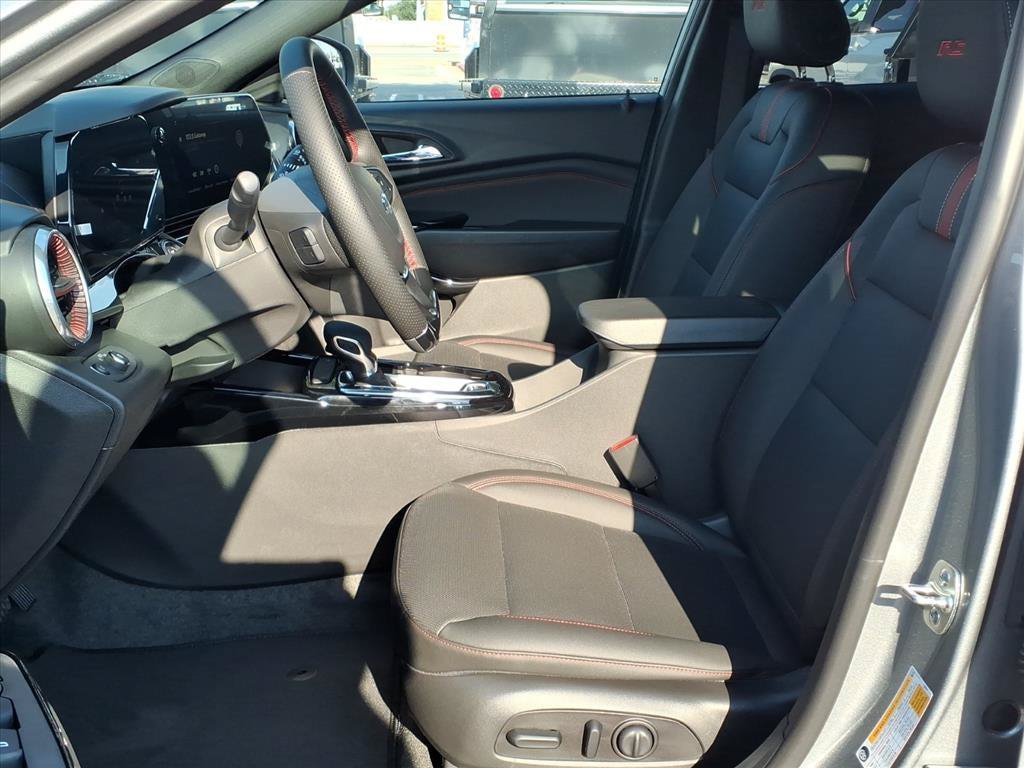 New 2026 Chevrolet Trax RS w/ Driver Confidence Package FWD image 16