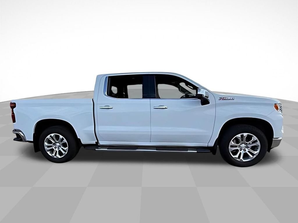 Used 2024 Chevrolet Silverado 1500 LTZ AWD/4WD image 2