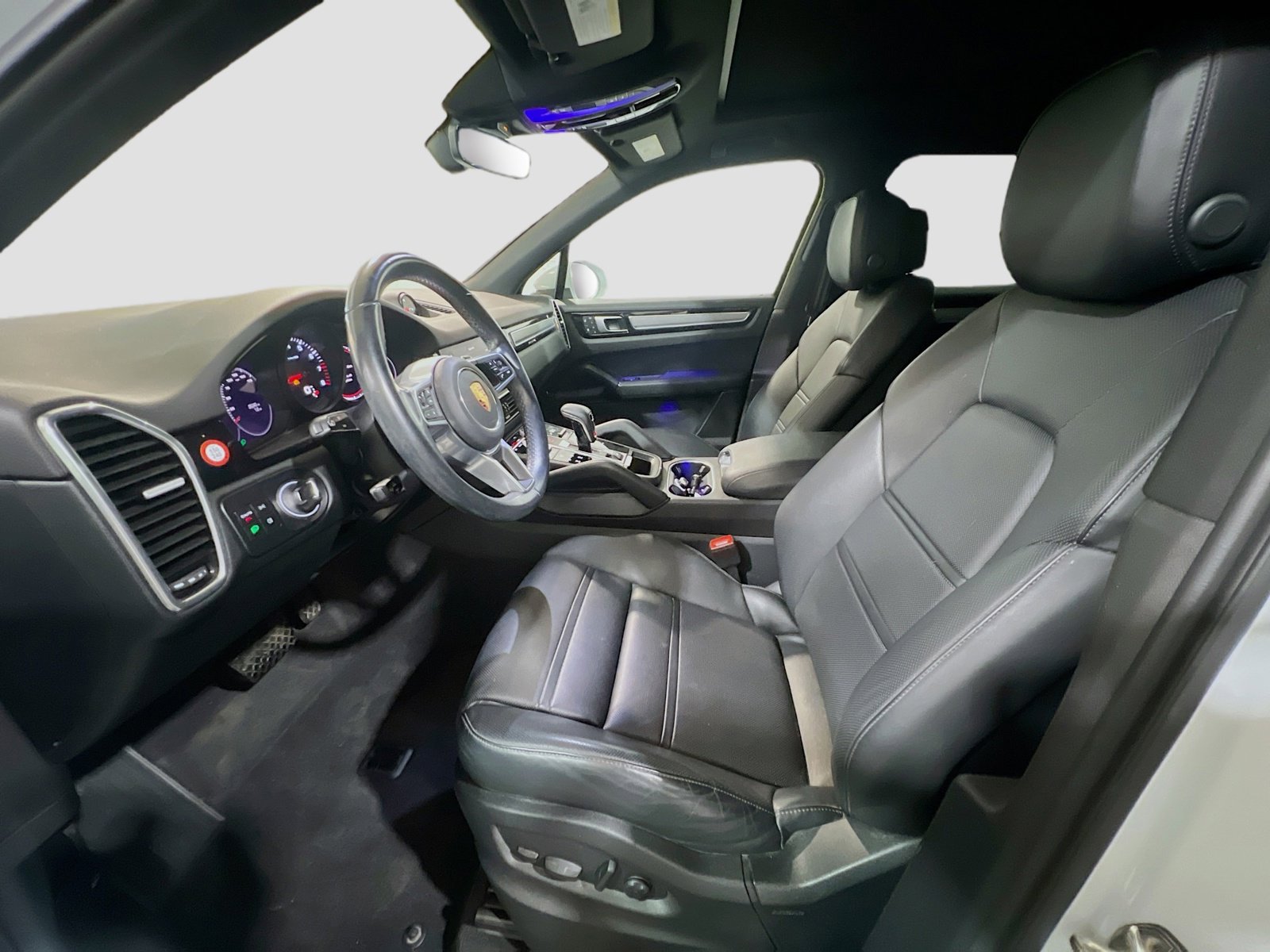 Used 2022 Porsche Cayenne AWD/4WD image 16