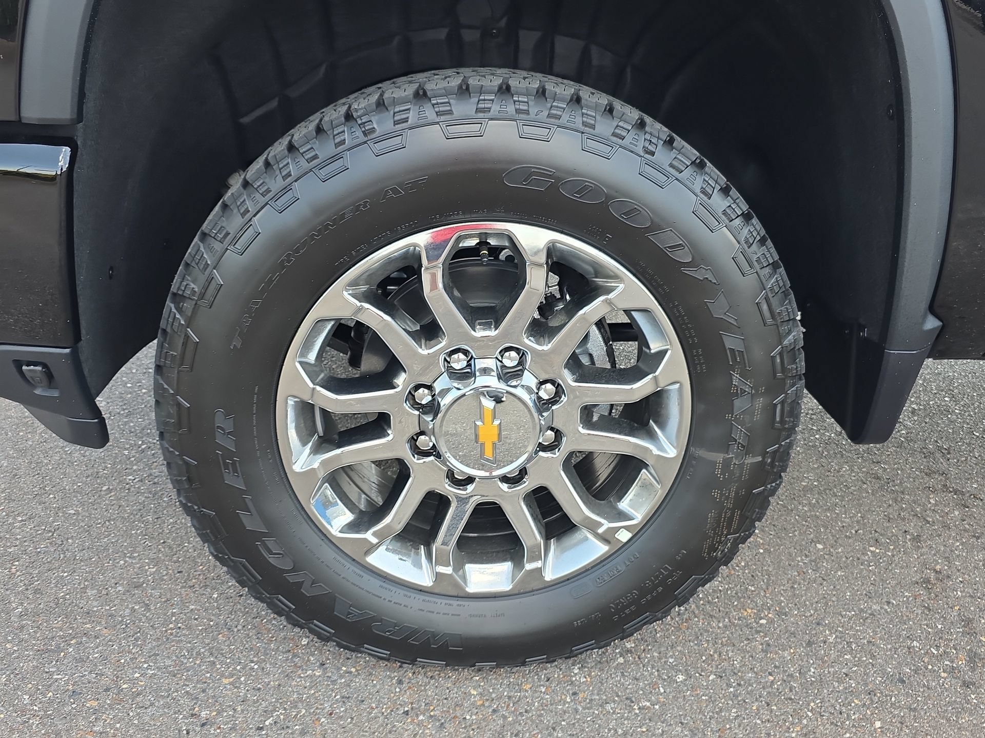 New 2026 Chevrolet Silverado 2500 LT w/ Z71 Chrome Sport Edition AWD/4WD image 9