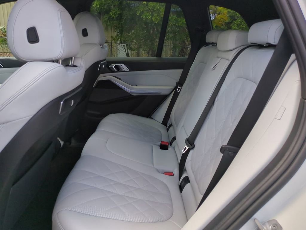 Used 2024 BMW X5 sDrive40i w/ Premium Package image 14