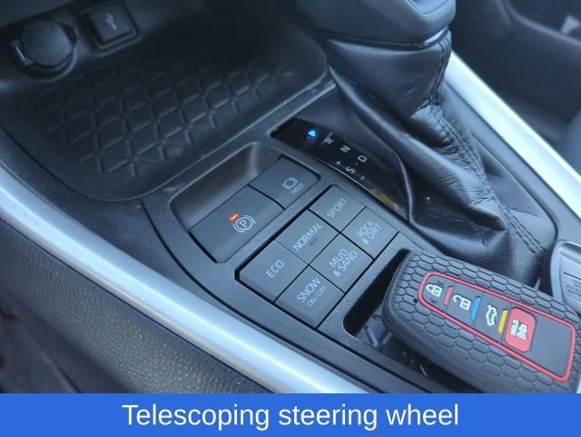 Used 2022 Toyota RAV4 XLE w/ Convenience Package image 31