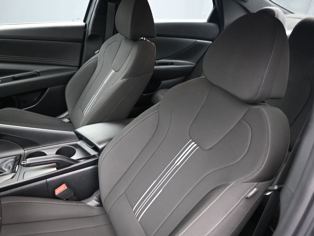 Used 2025 Hyundai Elantra Sport image 10
