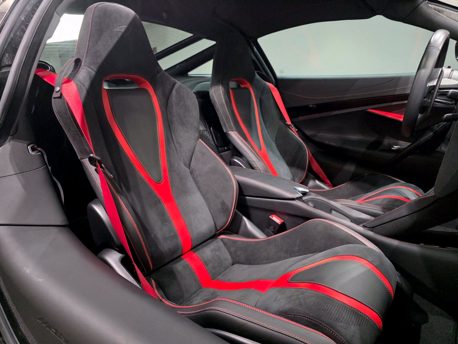 Used 2022 McLaren 720S Performance RWD image 18