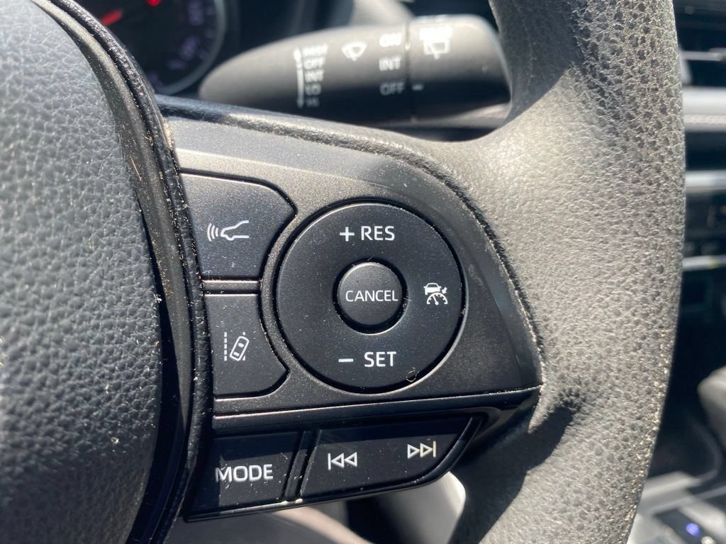 Used 2019 Toyota RAV4 LE w/ All Weather Liner Package AWD/4WD image 28