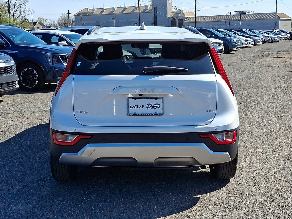 Certified 2023 Kia Niro EX FWD image 6