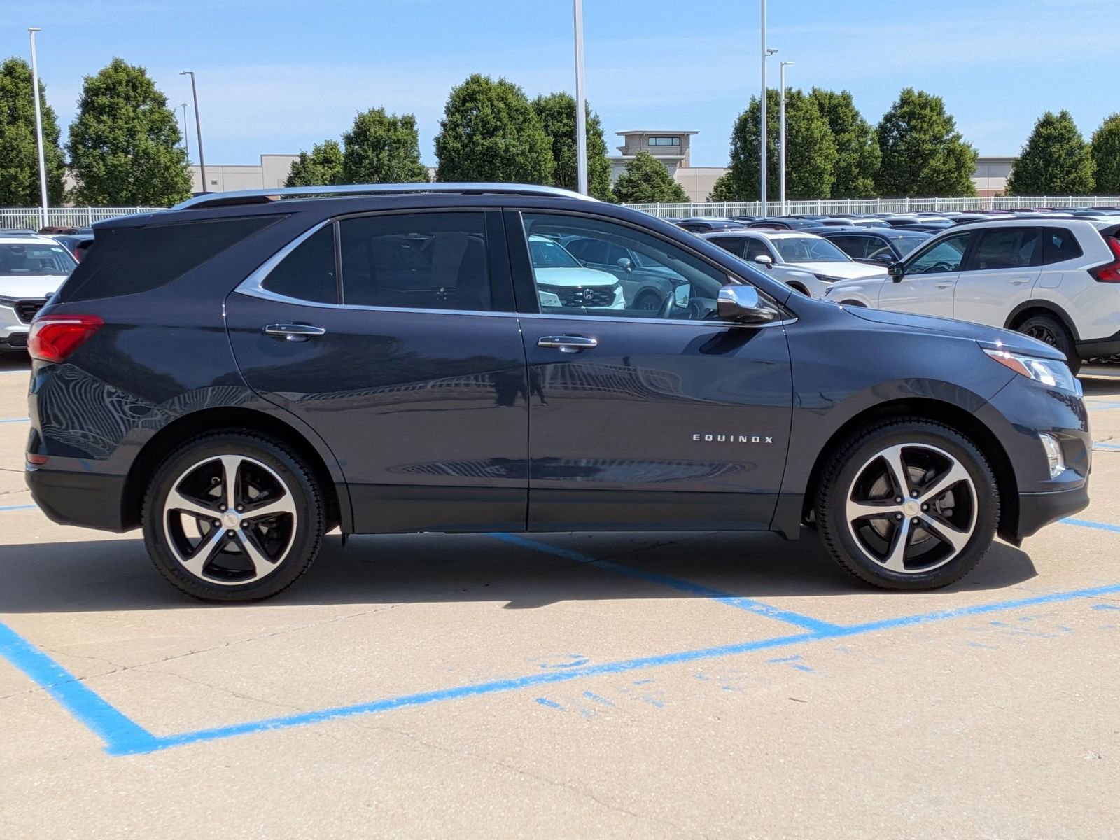Used 2019 Chevrolet Equinox Premier AWD/4WD image 5