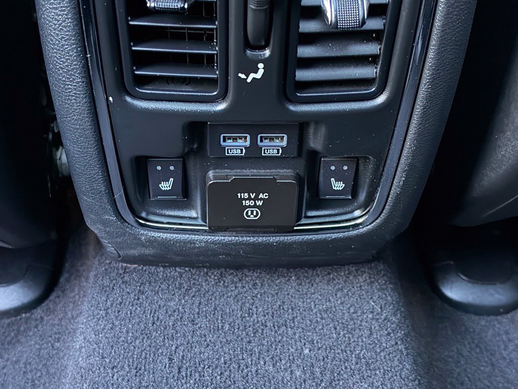 Used 2019 Jeep Grand Cherokee Limited w/ Luxury Group II AWD/4WD image 16
