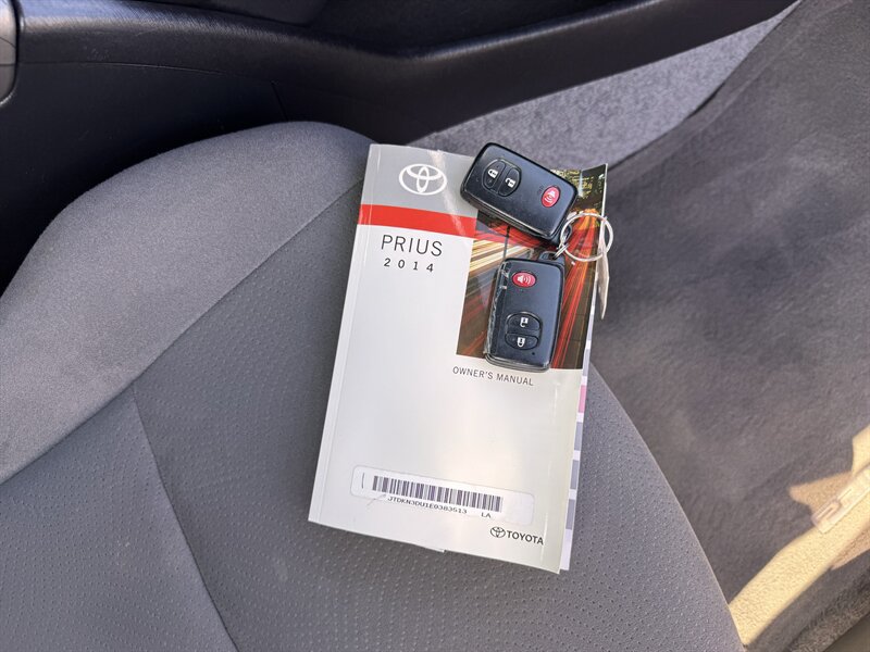 Used 2014 Toyota Prius Three FWD image 29