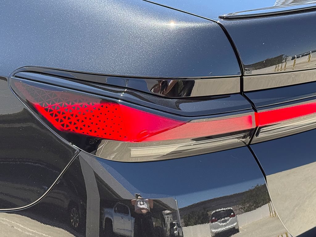 New 2026 BMW 740i w/ Premium Package RWD image 6