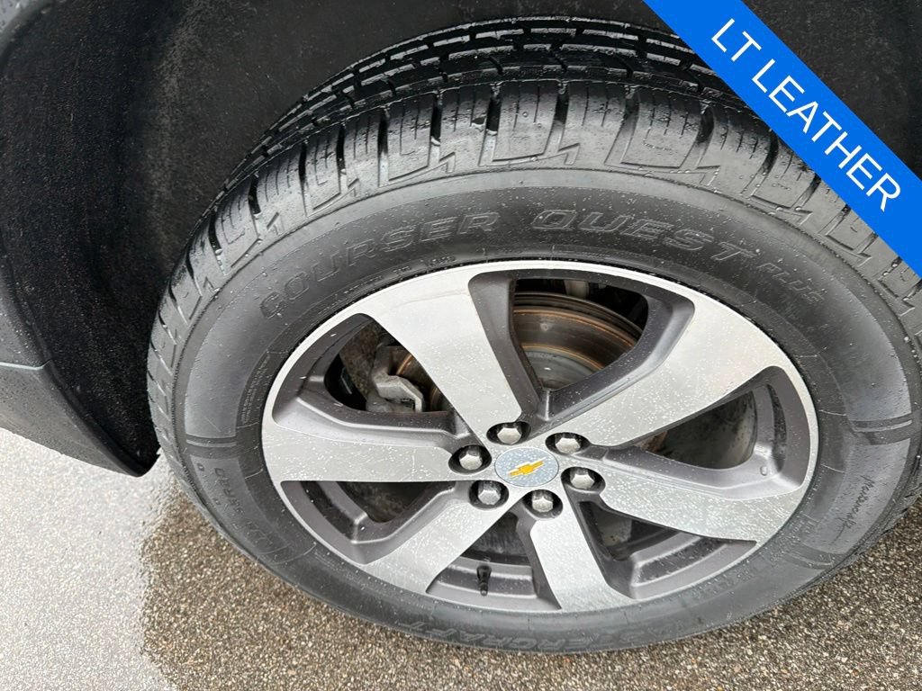 Used 2022 Chevrolet Traverse LT w/ LT Premium Package AWD/4WD image 32