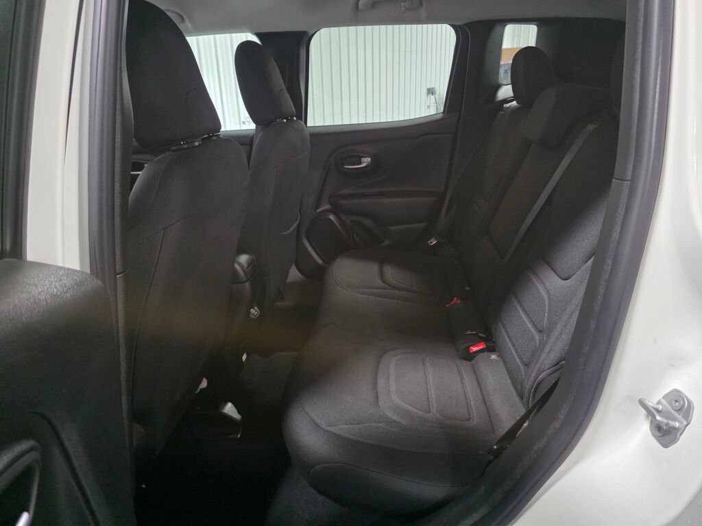 Used 2022 Jeep Renegade Latitude w/ Convenience Group AWD/4WD image 10