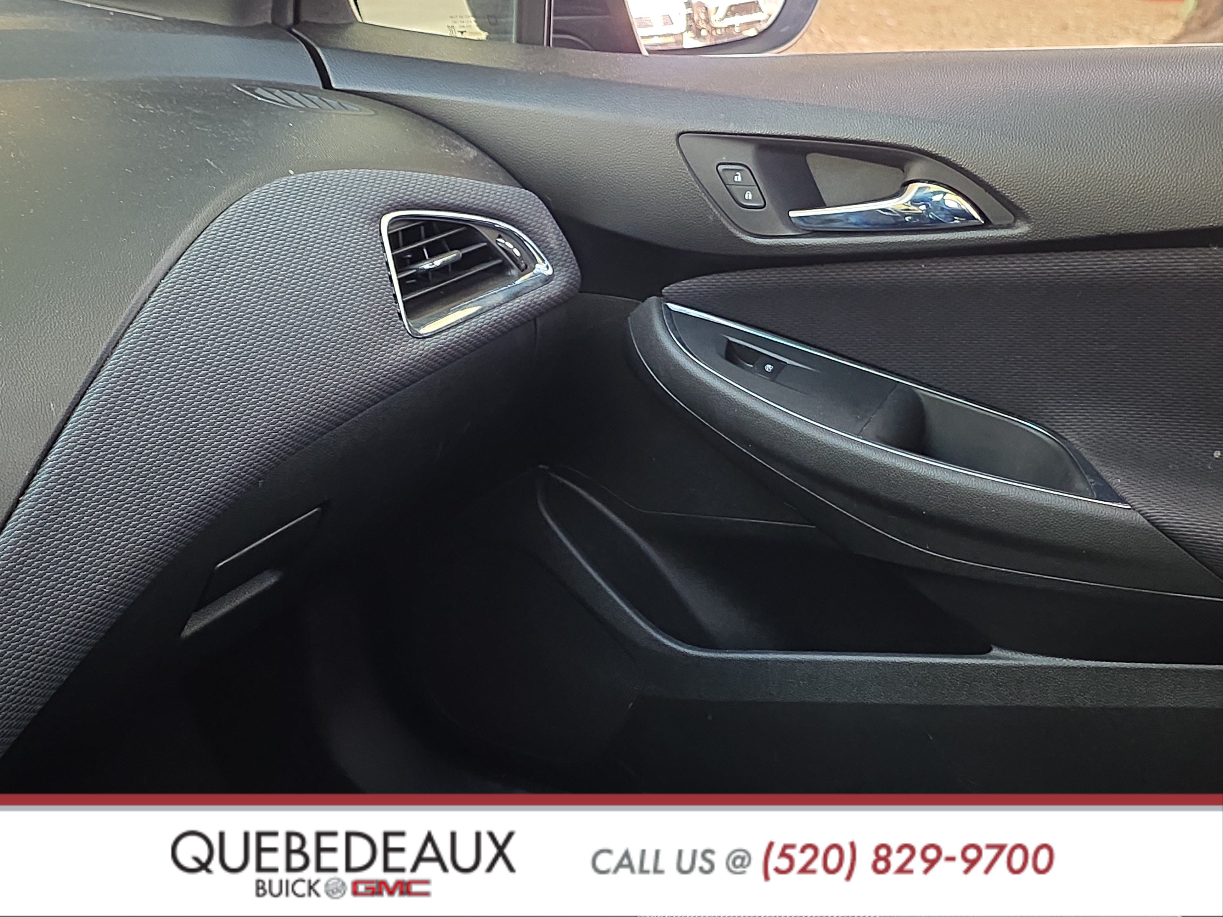 Used 2018 Chevrolet Cruze LT w/ Redline Edition FWD image 11