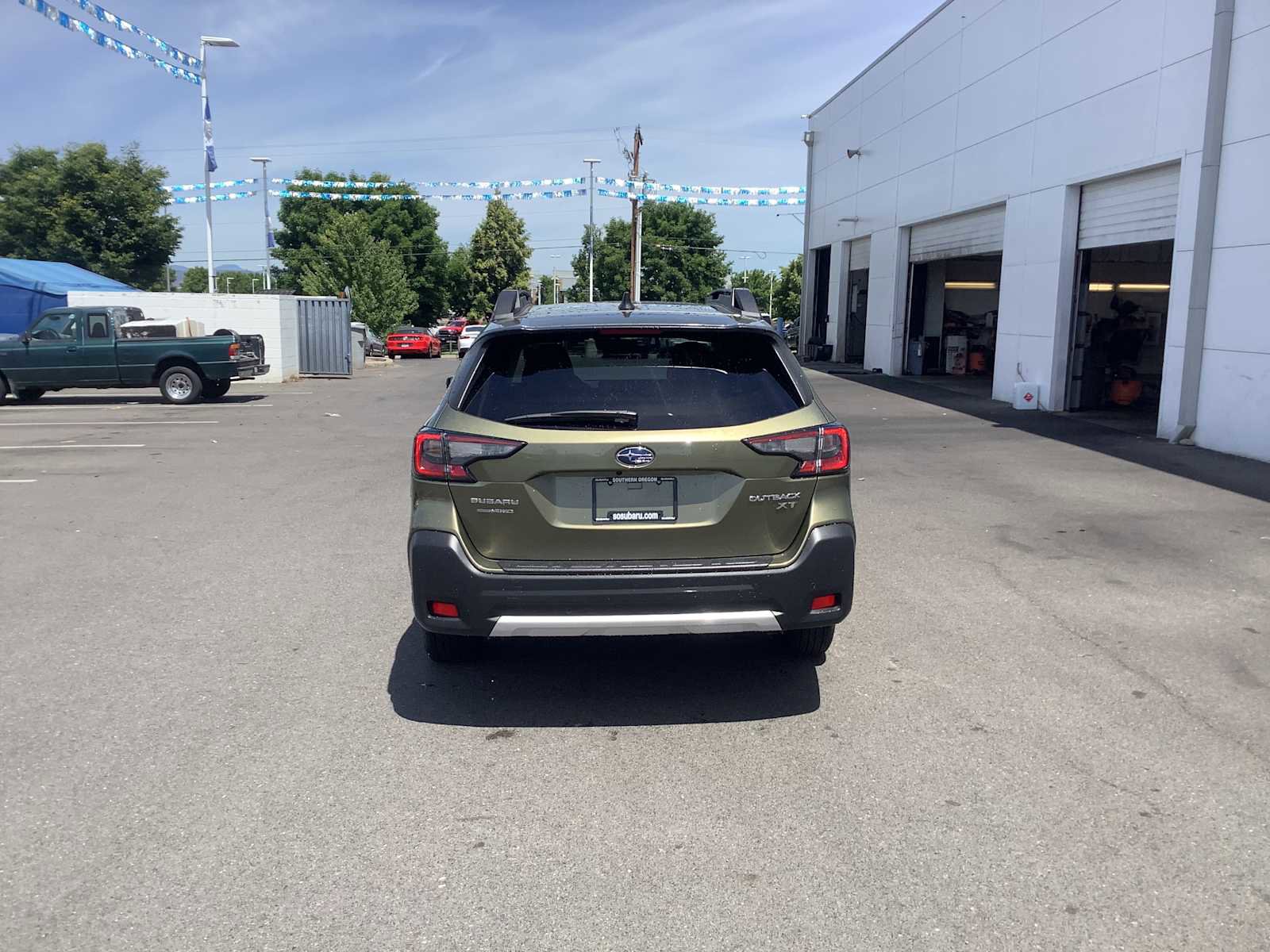 Used 2023 Subaru Outback Limited XT AWD/4WD image 5