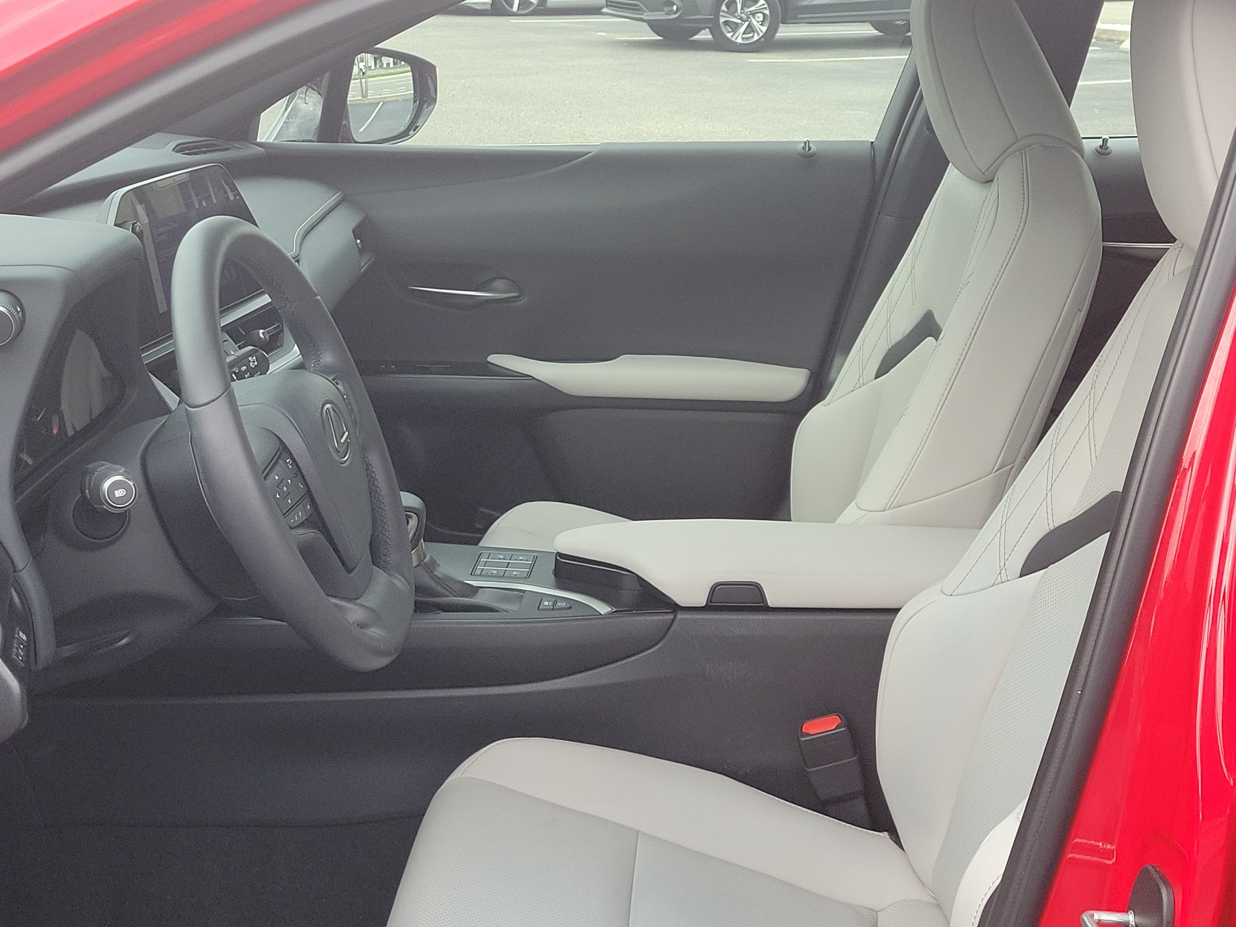 Used 2024 Lexus UX 250h F Sport FWD image 22